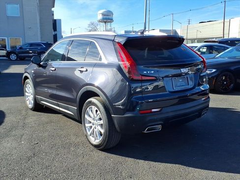 Certified 2023 Cadillac XT4 Luxury w/ Cold Weather Package image 7