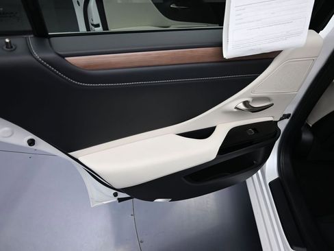 Used 2023 Lexus ES 350 w/ Premium Package image 13