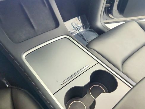 Used 2024 Tesla Model Y Long Range RWD image 18
