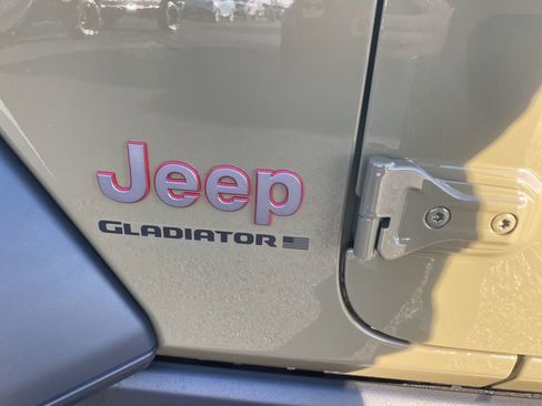 New 2026 Jeep Gladiator Rubicon image 43