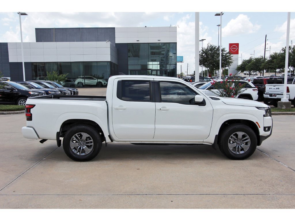 Certified 2025 Nissan Frontier SV w/ SV Convenience Package RWD image 5