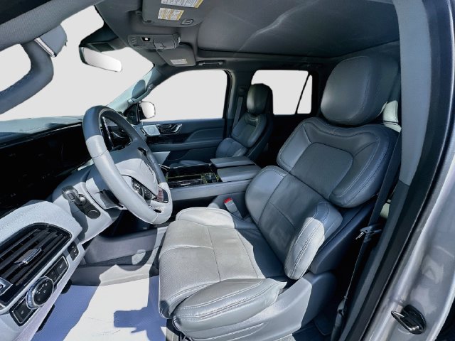 Used 2021 Lincoln Navigator Reserve w/ Luxury Package AWD/4WD image 21