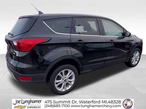 Used 2019 Ford Escape SE w/ Ford Safe & Smart Package image 8