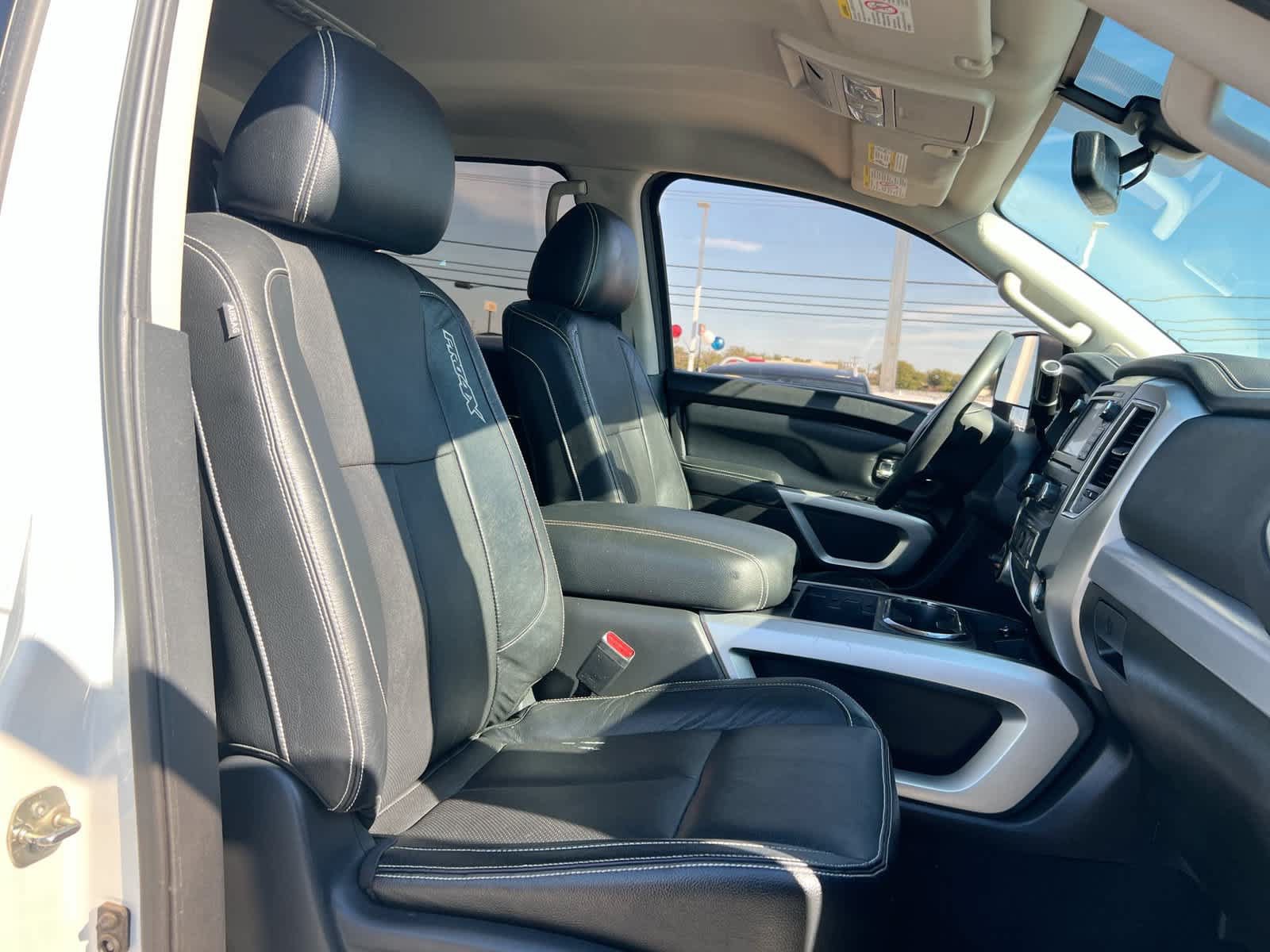 Used 2017 Nissan Titan PRO-4X w/ Pro-4x Convenience Package AWD/4WD image 28