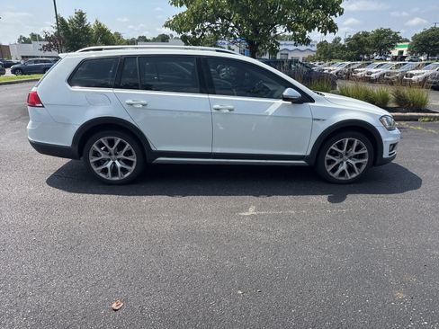 Used 2017 Volkswagen Golf Alltrack SEL AWD/4WD image 13