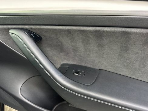 Used 2021 Tesla Model 3 Standard Range Plus image 18