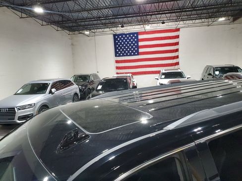 Used 2019 GMC Yukon XL SLT image 47