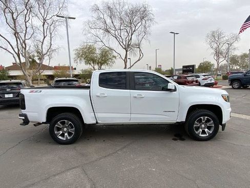 Used 2019 Chevrolet Colorado Z71 AWD/4WD image 2