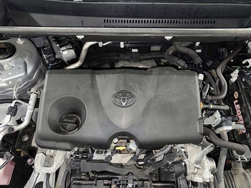 Used 2022 Toyota RAV4 XLE AWD/4WD image 12