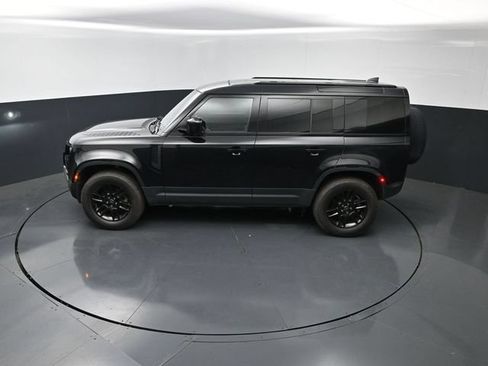 Used 2025 Land Rover Defender 110 S AWD/4WD image 17