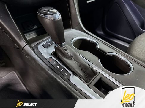 Used 2018 Chevrolet Equinox LT AWD/4WD image 19