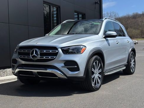 Used 2025 Mercedes-Benz GLE 450 4MATIC image 2
