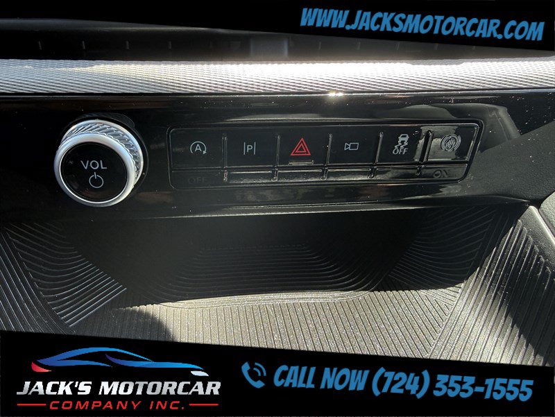 Used 2025 Ford Explorer Active w/ Active Comfort Package AWD/4WD image 30