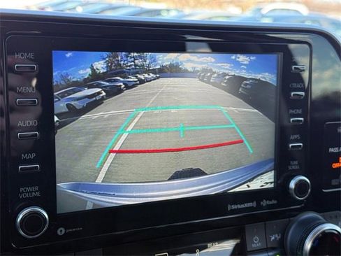 Used 2022 Toyota Highlander XLE image 21