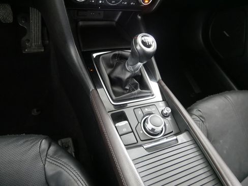 Used 2018 MAZDA MAZDA3 Grand Touring w/ Premium Equipment Package image 24