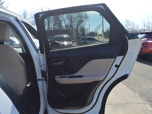 Used 2020 Jaguar F-PACE Premium image 28