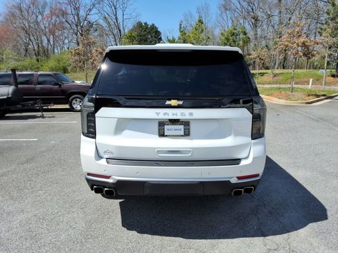 Certified 2025 Chevrolet Tahoe High Country AWD/4WD image 6