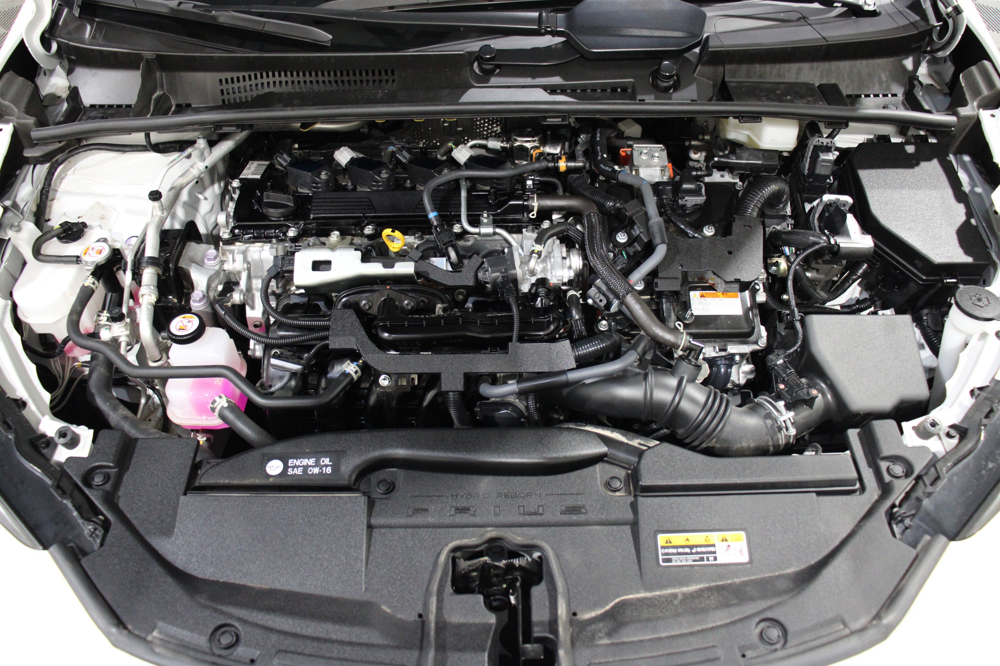 Used 2024 Toyota Prius LE FWD image 38