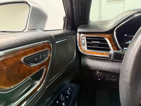 Used 2019 Lincoln Continental Premiere image 75