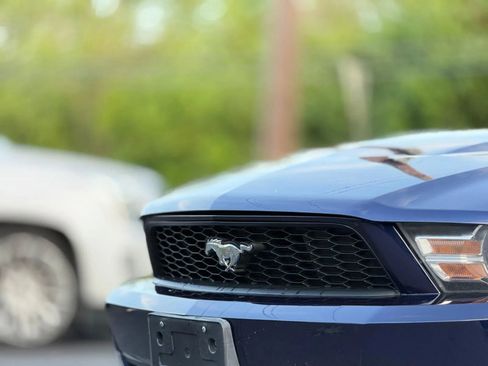 Used 2010 Ford Mustang Coupe RWD image 5