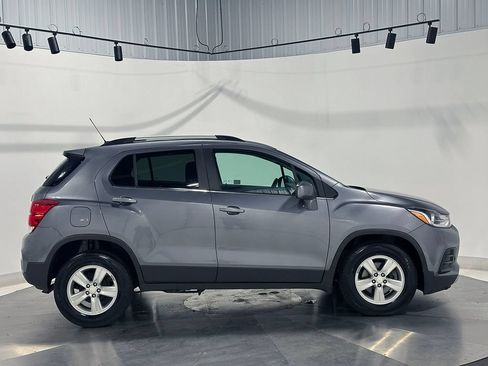 Used 2020 Chevrolet Trax LT FWD image 10