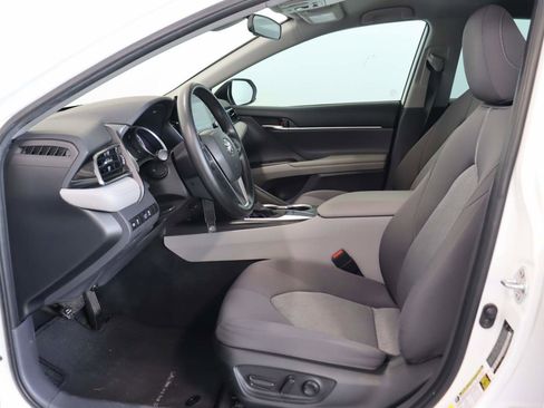 Used 2022 Toyota Camry LE w/ Carpet Mat Package (TMS) image 8