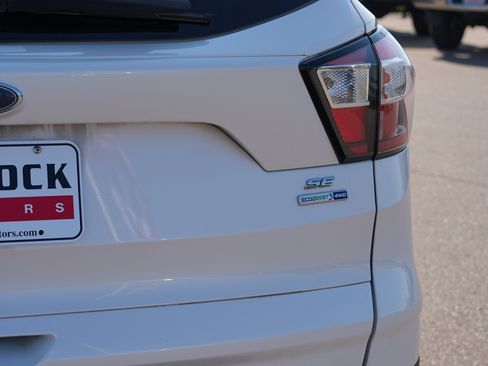 Used 2018 Ford Escape SE w/ SE Sync 3 Package AWD/4WD image 11