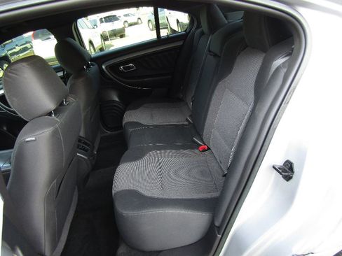Used 2015 Ford Taurus SEL image 12