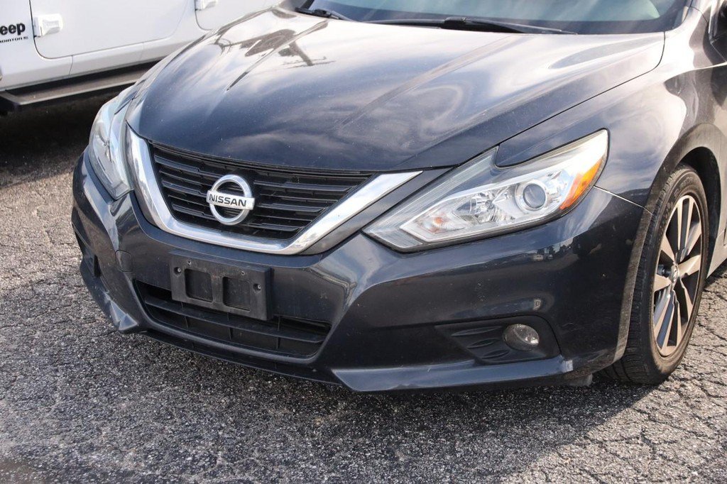 Used 2017 Nissan Altima 2.5 SV FWD image 5