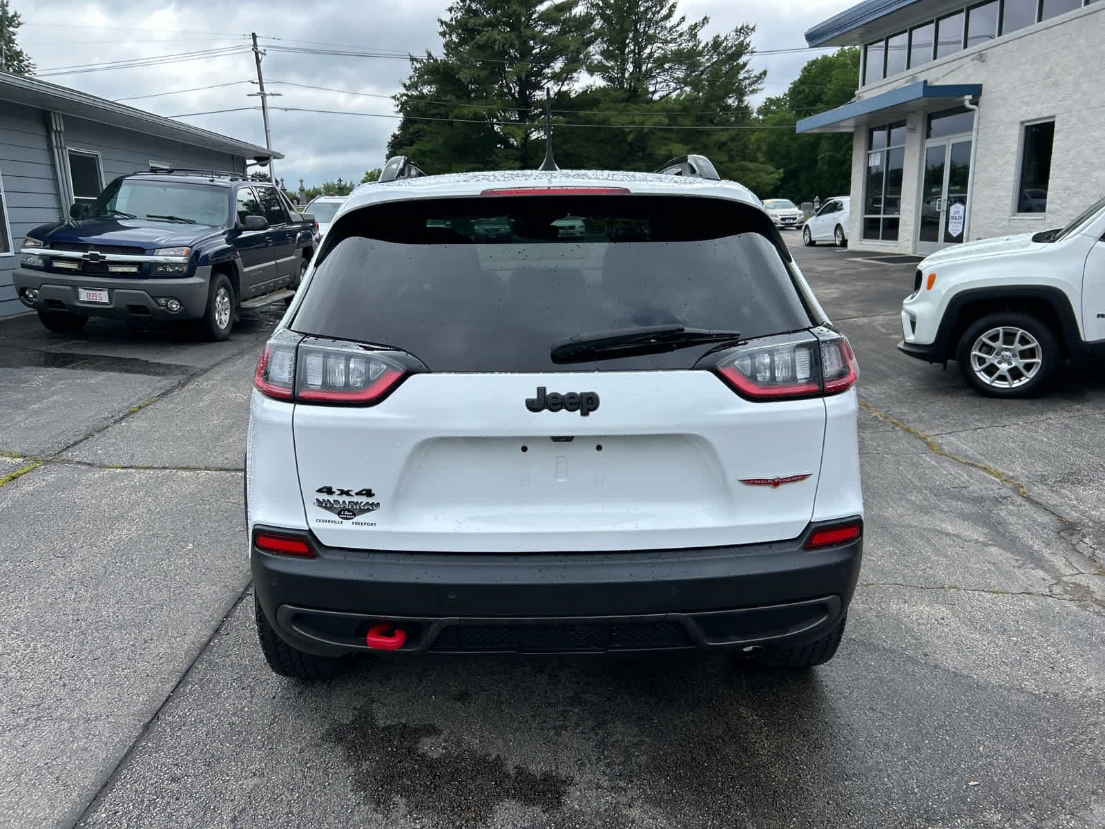 Used 2023 Jeep Cherokee Trailhawk w/ Sun & Sound Group AWD/4WD image 6