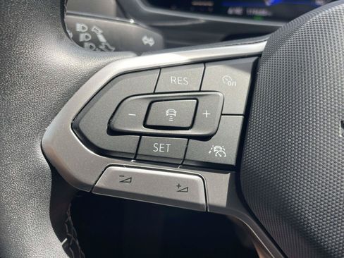 Used 2022 Volkswagen Tiguan SE AWD/4WD image 24