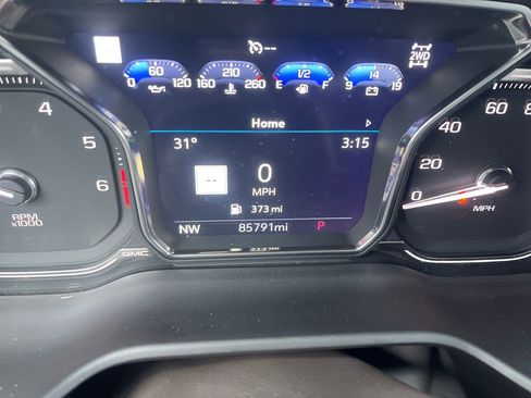 Used 2021 GMC Yukon XL Denali w/ Denali Premium Package image 18