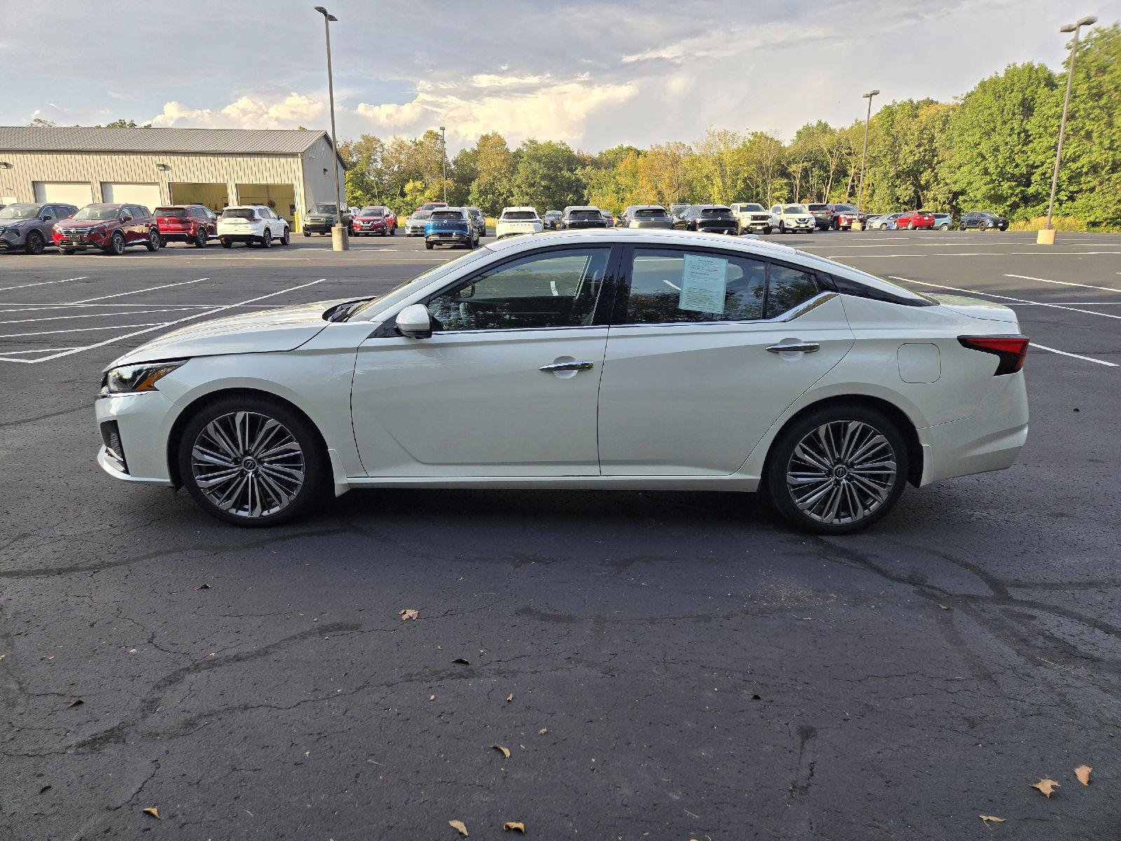 Certified 2025 Nissan Altima 2.5 SL FWD image 5