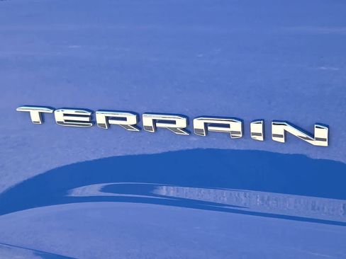 Used 2025 GMC Terrain Elevation w/ Elevation Premium Package AWD/4WD image 11