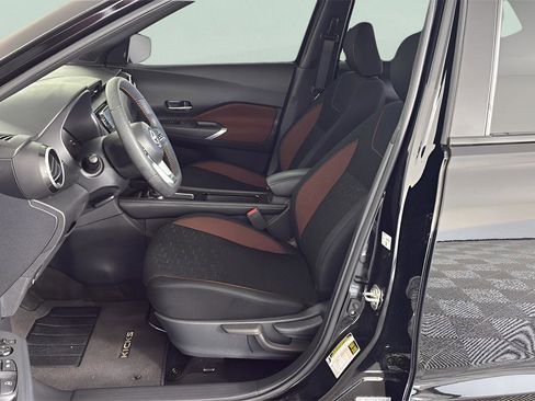 Used 2024 Nissan Kicks SR image 24