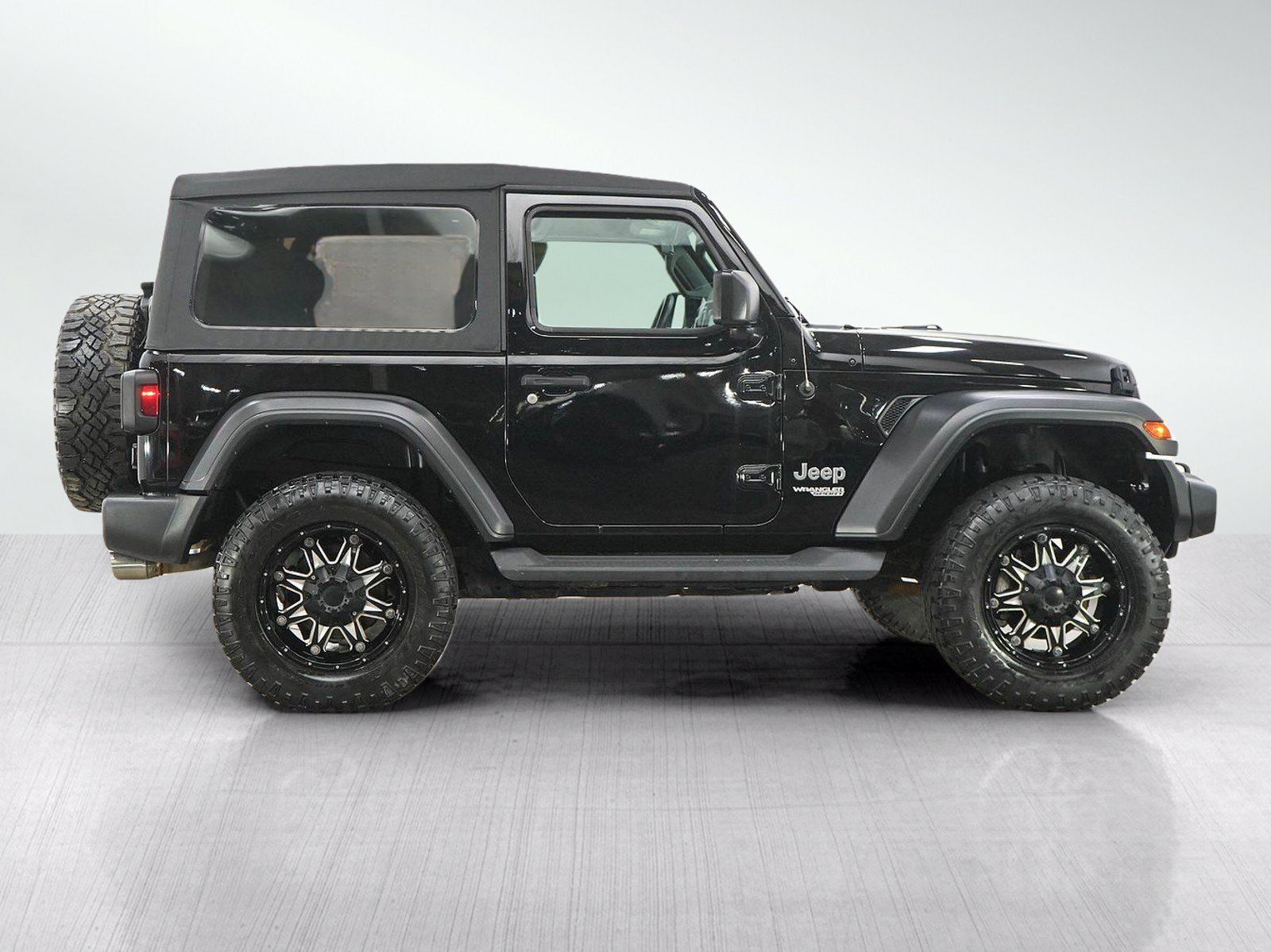 Used 2018 Jeep Wrangler Sport AWD/4WD image 6