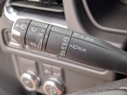 Used 2024 GMC Yukon SLE RWD image 66