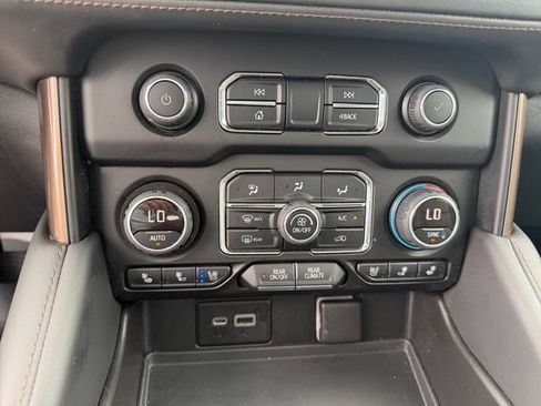 Used 2022 Chevrolet Tahoe High Country AWD/4WD image 29