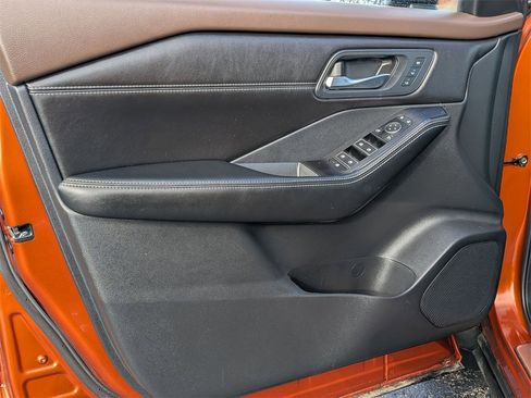 Used 2023 Nissan Rogue SL image 9