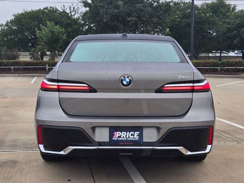Used 2024 BMW 740i RWD image 7