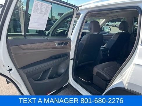 Used 2025 Volkswagen Atlas SEL AWD/4WD image 22