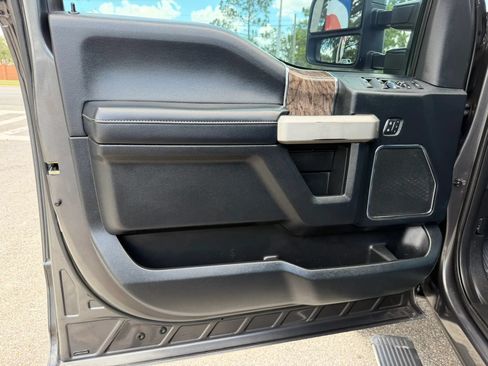 Used 2017 Ford F450 Lariat w/ Lariat Ultimate Package AWD/4WD image 12