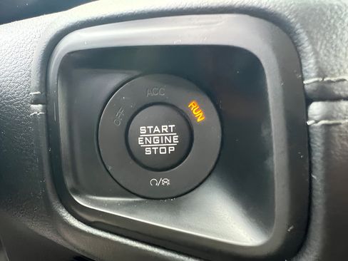 Used 2024 Jeep Wrangler Unlimited Rubicon AWD/4WD image 23