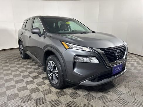 Used 2022 Nissan Rogue SV image 1