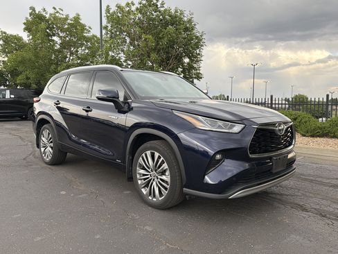 Used 2020 Toyota Highlander Platinum AWD/4WD image 12