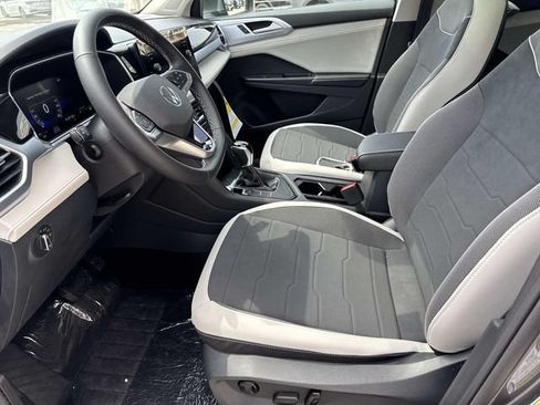New 2026 Volkswagen Taos SE FWD image 14