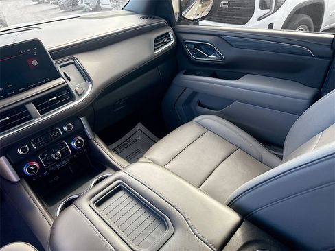 Used 2022 GMC Yukon SLT w/ SLT Luxury Package image 26