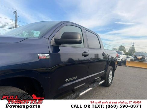 Used 2012 Toyota Tundra 4x4 CrewMax w/ SR5 Pkg image 5