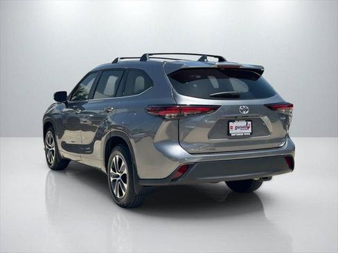 Certified 2026 Toyota Highlander XLE AWD/4WD image 7
