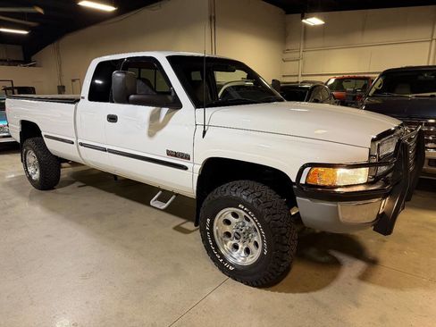 Used 1998 Dodge Ram 2500 Truck 4x4 Quad Cab image 1